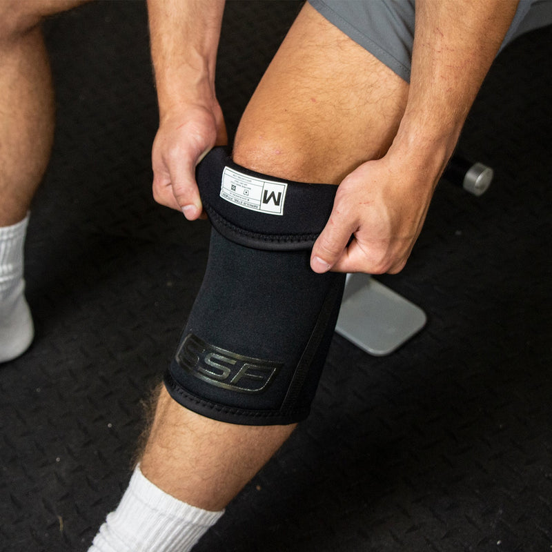 Load image into Gallery viewer, BLACK LABEL Knee Sleeves (7mm)
